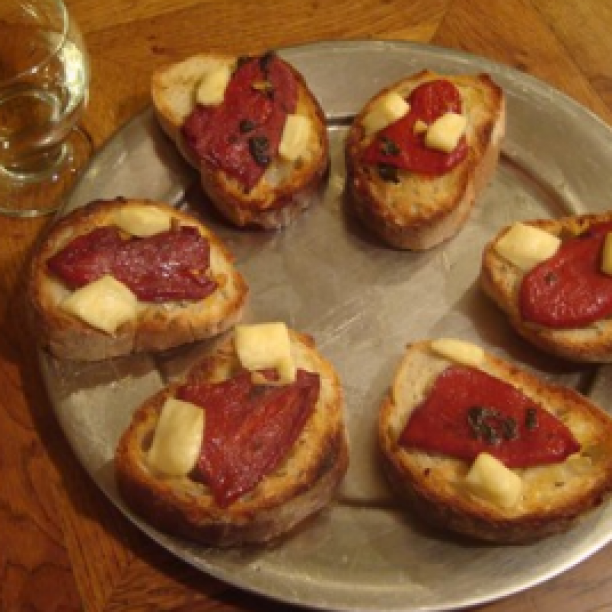 piquillo peppers toasts