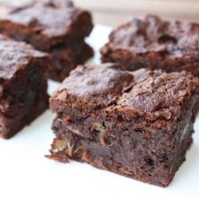Chocolate Brownies with Dates and Walnut Wine