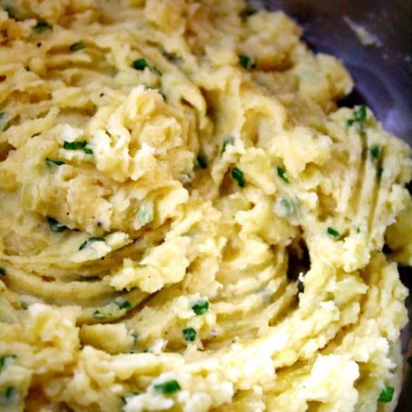 OLIVE OIL, GARLIC, CHIVES AND ROMANO CHEESE MASHED POTATOES