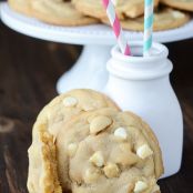 The Best White Chocolate Macadamia Nut Cookies