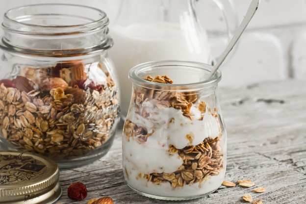 4 BREAKFAST Foods That Will Speed Up Your Metabolism and Flatten Your Stomach