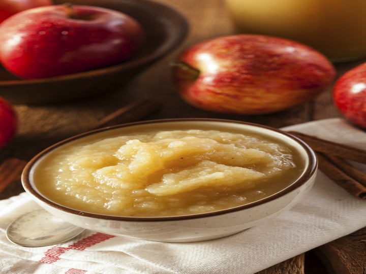 Baby Food Apple and Oat Puree Recipe (4.9/5)