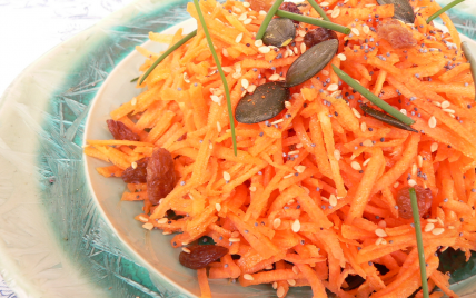 Shredded Carrots with Dried Fruit Recipe - (4.4/5)